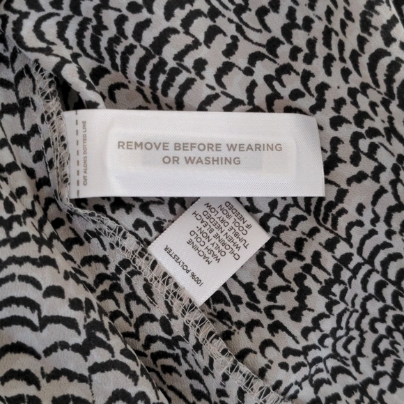 Black & Gray Patterned Sleeveless Blouse - NWOT - Picture 6 of 6